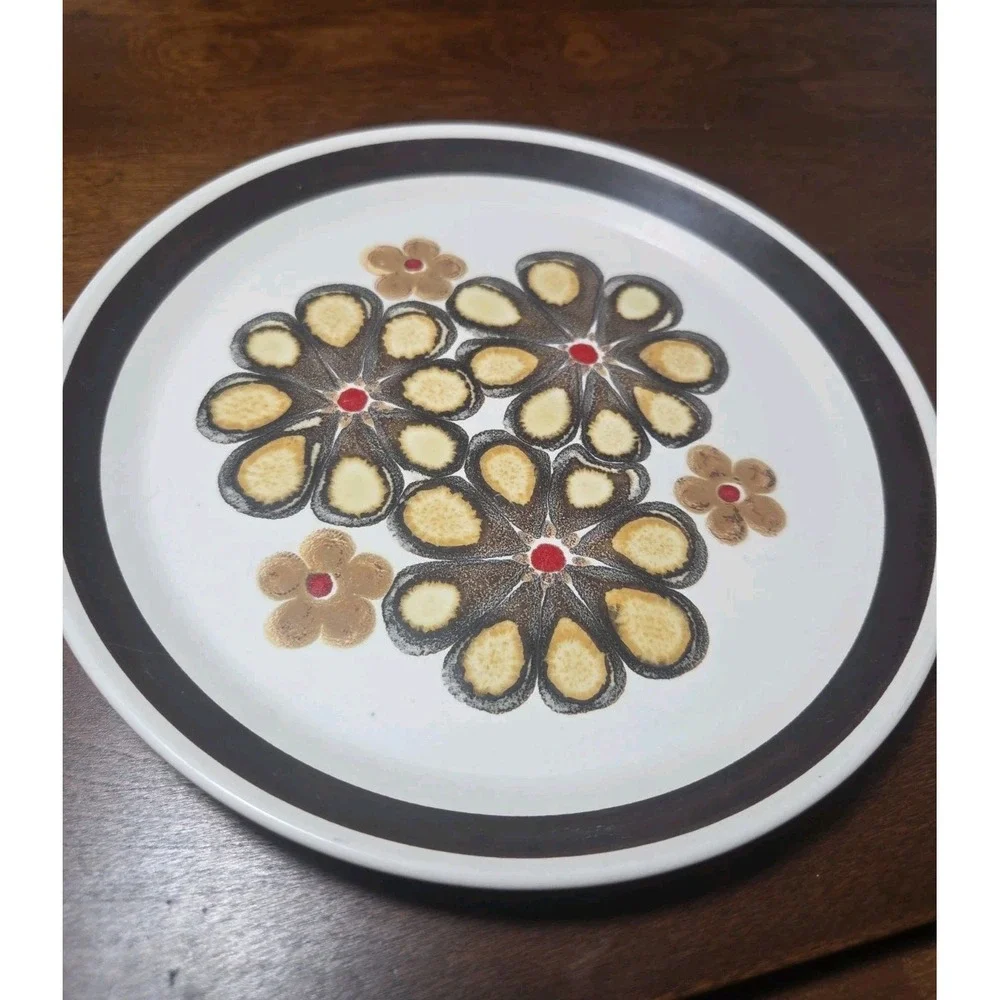 Mikasa Studio Kraft 7904 Plate 7 3/4 Inch Made In Japan Floral Brown